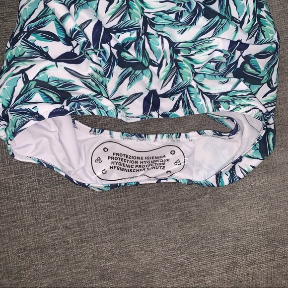 NWOT Palm Leaf print one piece swimsuit - Picture 3 of 5